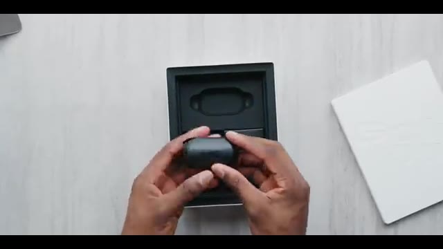Samsung Galaxy Fold Unboxing: Magnets!