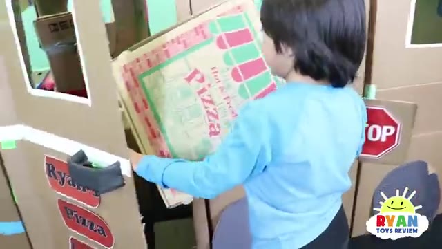 Ryan Pretend Play with Pizza Delivery Box Fort!