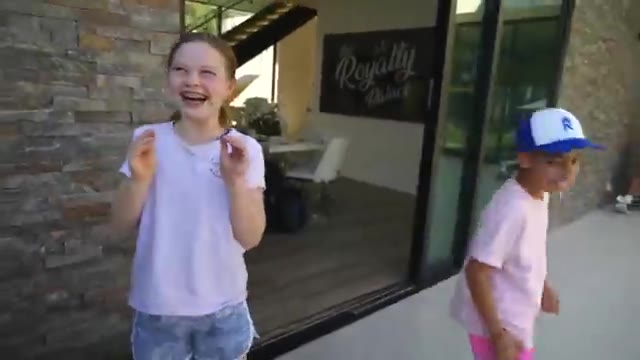 BOY vs GIRL Gymnastics & Strength Challenge ft/ Royalty Family