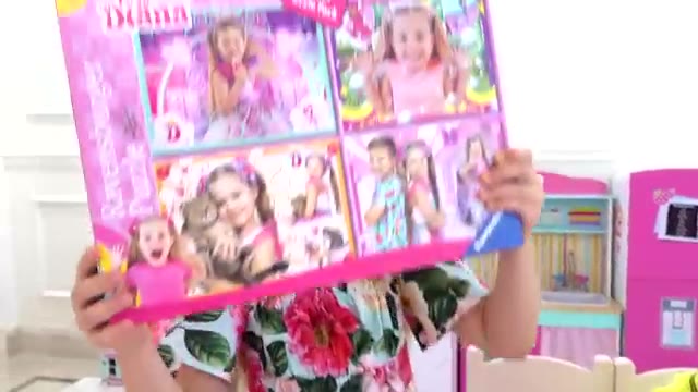 Diana and Roma play Pop It Challenge