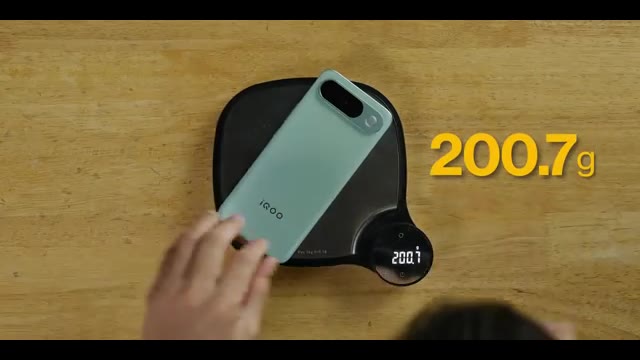 iQOO Z11 Unboxing & First Look ⚡ 144Hz 1.5K, MTK 7500, IP69 @ ₹31,499*